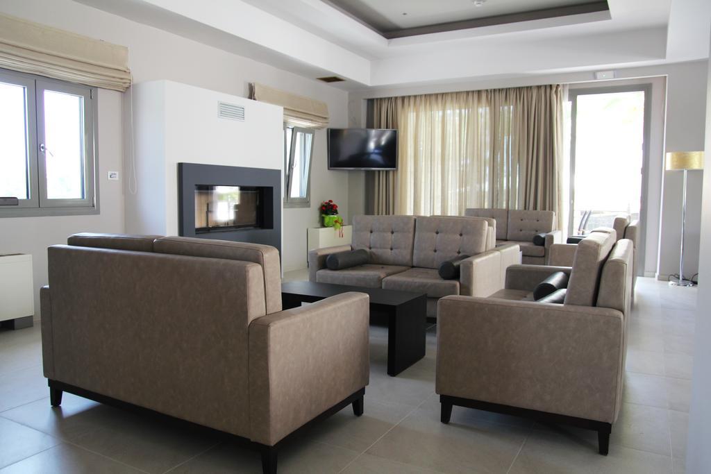 Achilles Hotel Methoni  Exterior photo