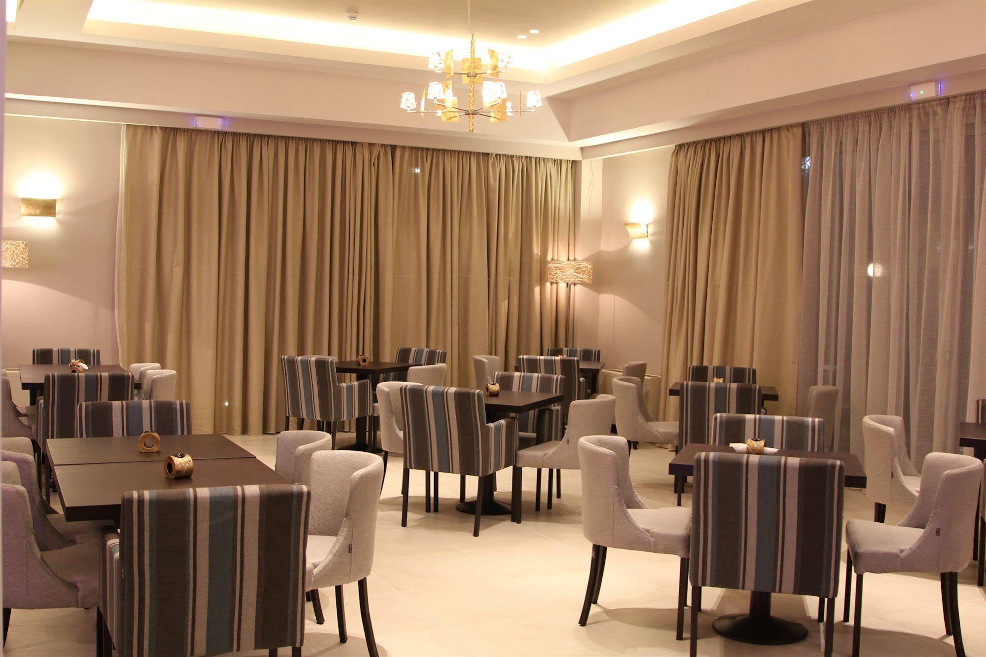 Achilles Hotel Methoni  Exterior photo