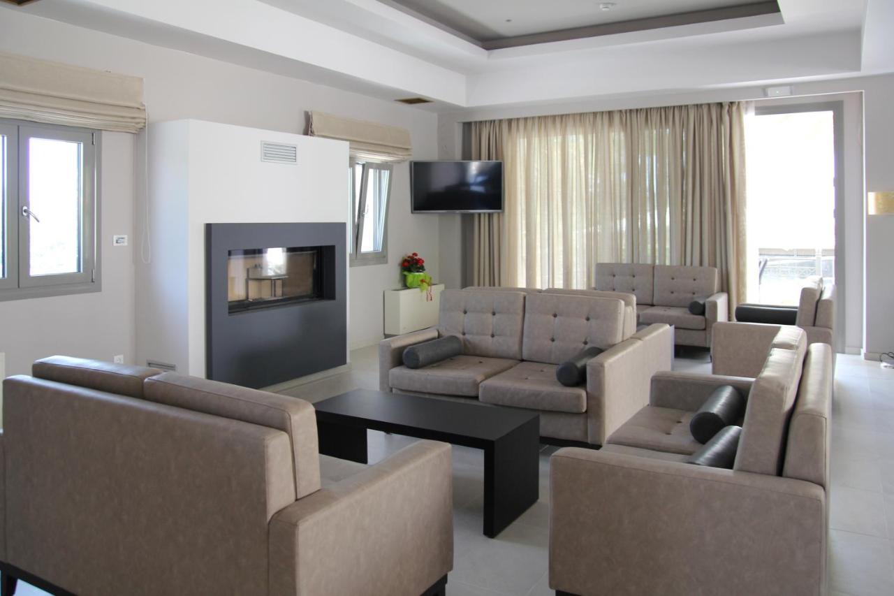 Achilles Hotel Methoni  Exterior photo